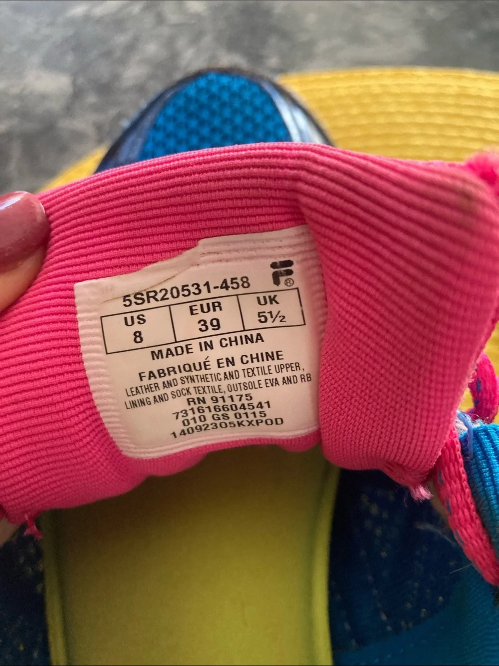 FILA women’s Tennis Shoes. Size 8 in good condition